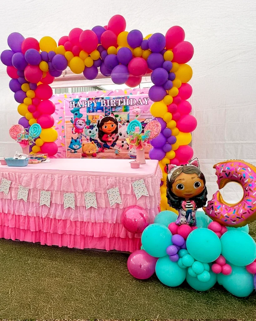 Balloon Arch Gaby Dollhouse