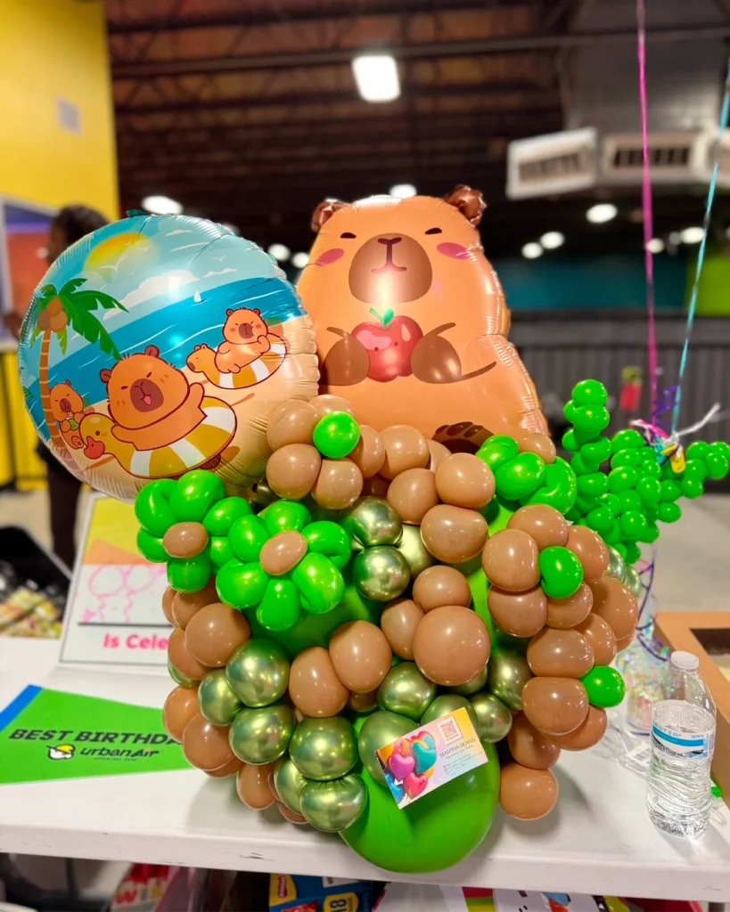 Balloon Bouquet Capybara
